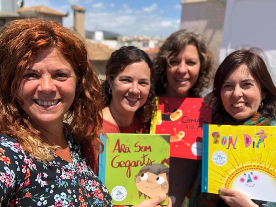 Núria Puyuelo i Laia Figueres editores de Nanit i la il·lustradora Marta Muntañá